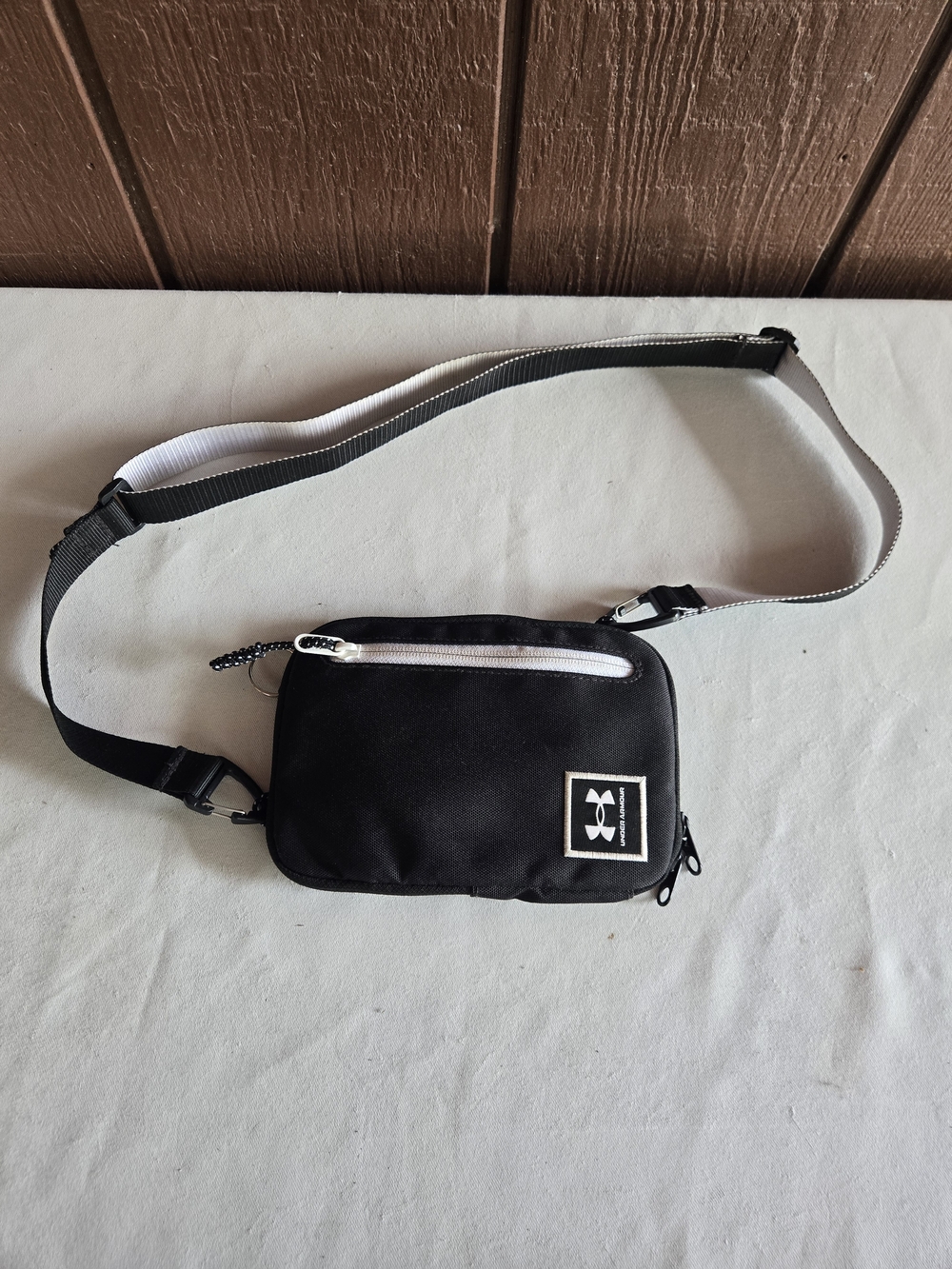 Under Armour Black Crossbody Sling Bag With Detachable Shoulder Strap